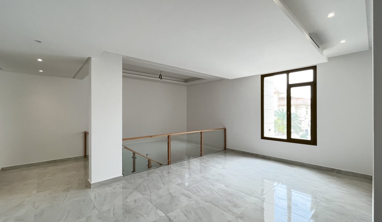 Yarmouk brand new, five master bedroom duplex Horizon Q8 & Yarmouk